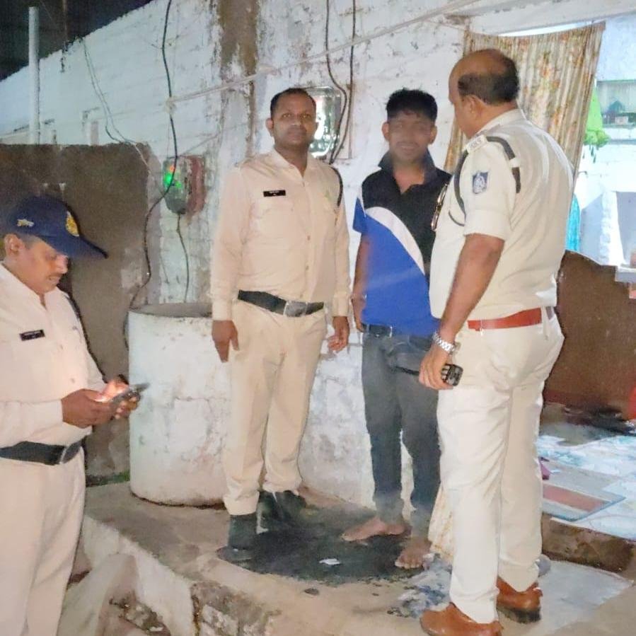 पुलिस महानिदेशक महोदय के निर्देशानुसार पुलिस अधीक्षक महोदय के नेतृत्व में जिले के सभी थाना क्षेत्रों में एक साथ किया गया "नाइट कांबिंग ऑपरेशन