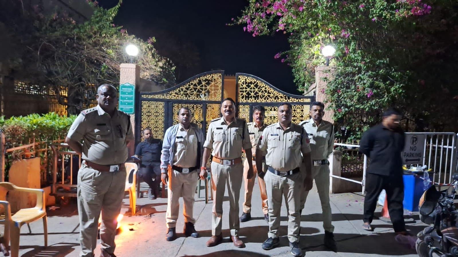 जिले के सभी थाना क्षेत्रों में एक साथ किया गया नाइट कांबिंग ऑपरेशन
