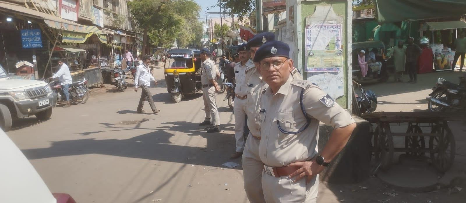 बुरहानपुर जिले में पुलिस की चाक-चौबंद व्यवस्था के बीच होली,धूलंडी त्योहार शांतिपूर्ण माहौल में संपन्न