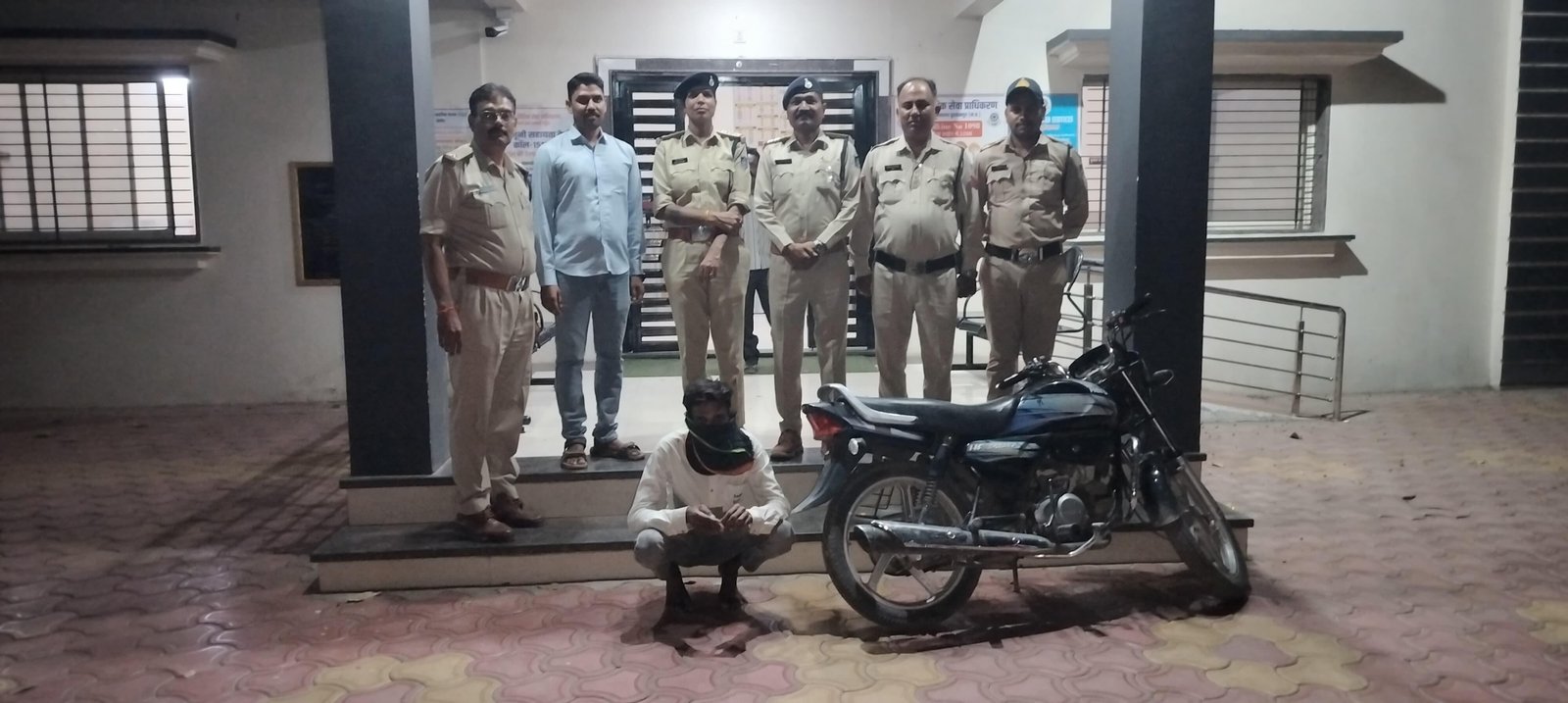 थाना कोतवाली पुलिस द्वारा मोटरसाइकिल चोरों के विरुद्ध कार्रवाई, 03 आरोपीयो को गिरफ्तार कर 01 मोटर साईकिल की जप्त