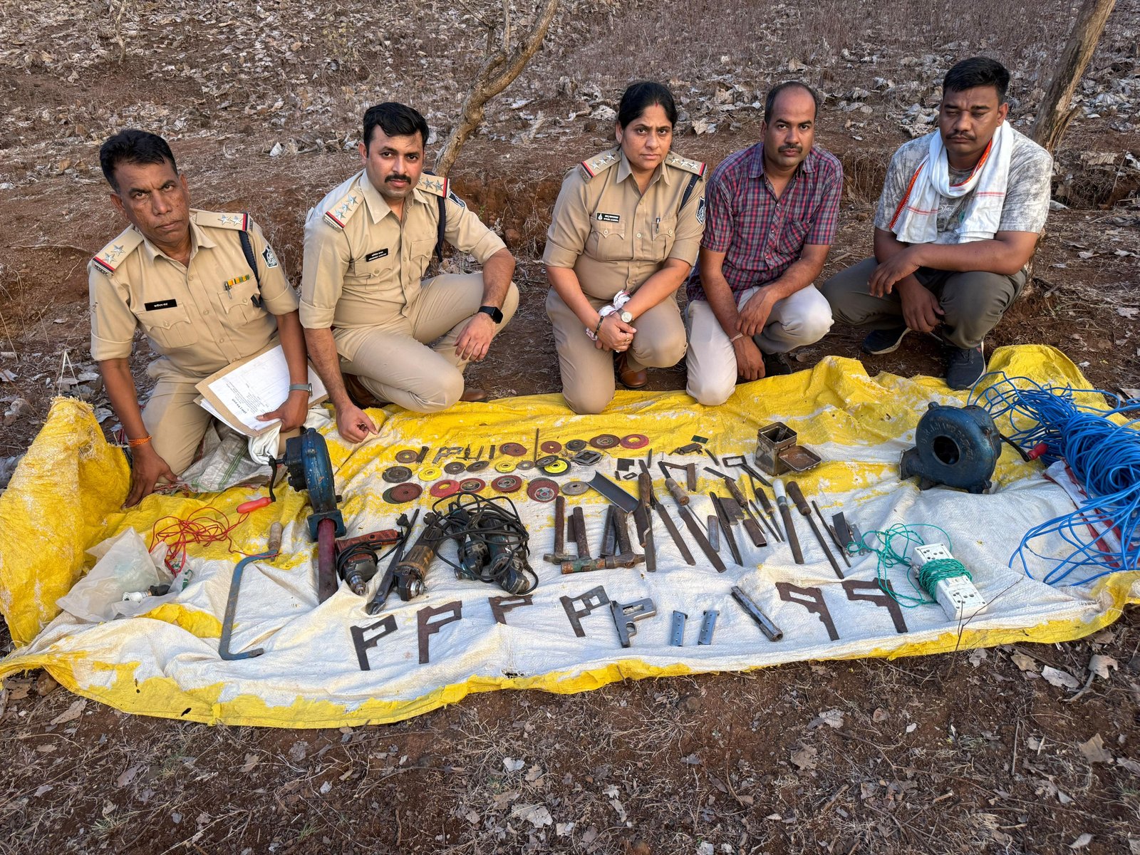बुरहानपुर पुलिस की अवैध हथियार के विरुद्ध बड़ी कार्रवाई - तस्कर गिरफ्तार, अवैध हथियार फैक्ट्री जप्त