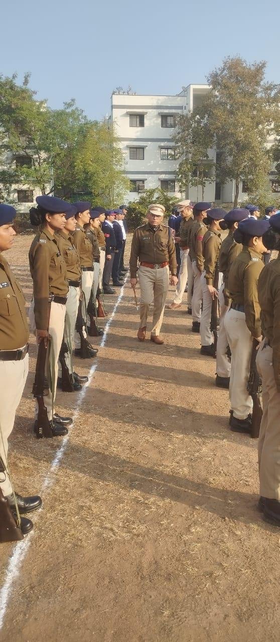 पुलिस अधीक्षक देवेंद्र पाटीदार ने किया जनरल परेड का निरीक्षण, उत्कृष्ट टर्नआउट वाले पुलिस अधिकारियों व कर्मचारियों को पुरस्कृत कर किया प्रोत्‍साहित