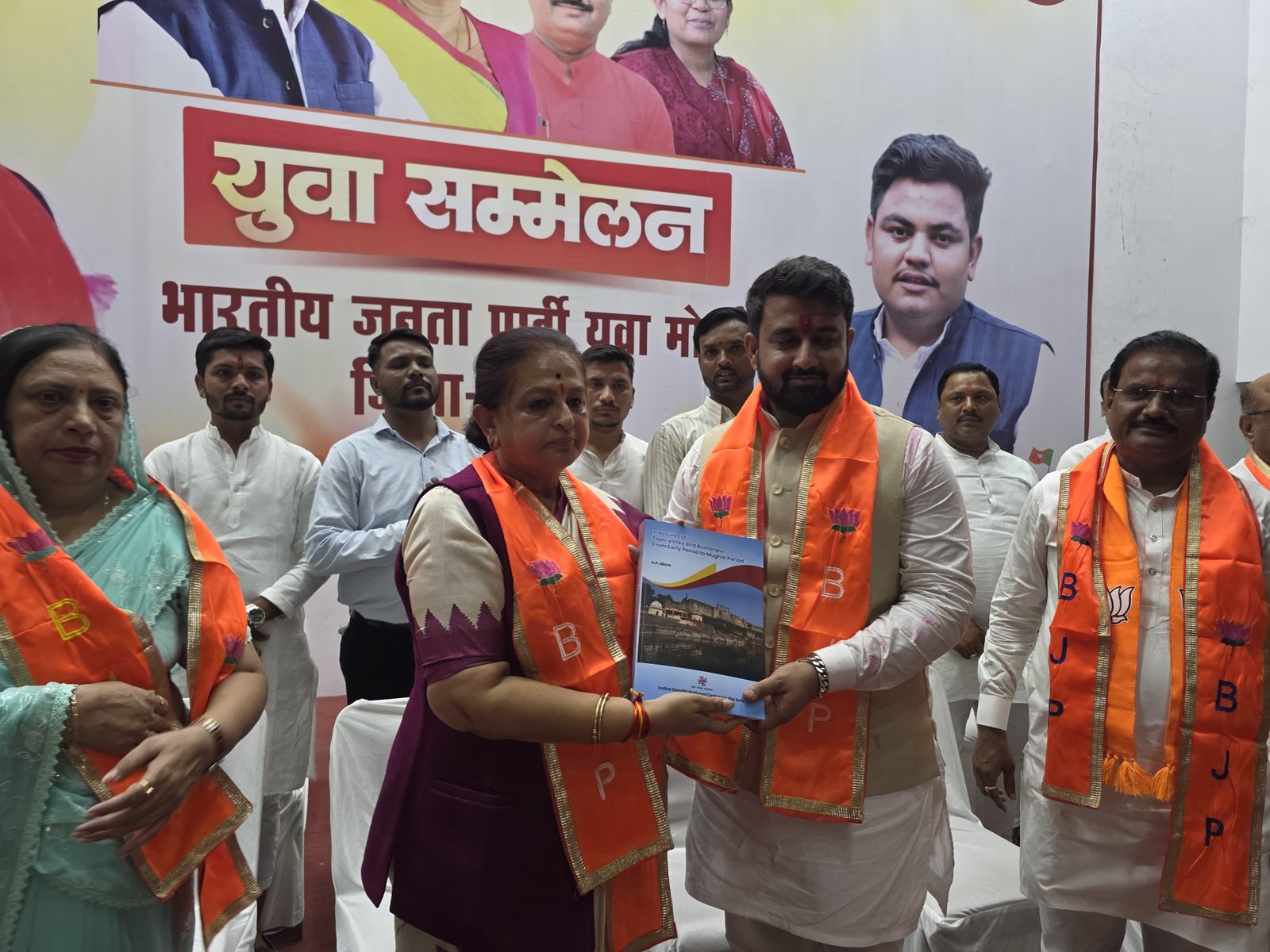 भाजयुमो प्रदेशाध्यक्ष श्याम टेलर का बुरहानपुर आगमन पर शानदार स्वागत युवा तरुनाई के कंधों पर राष्ट्र निर्माण का दायित्व. श्याम टेलर