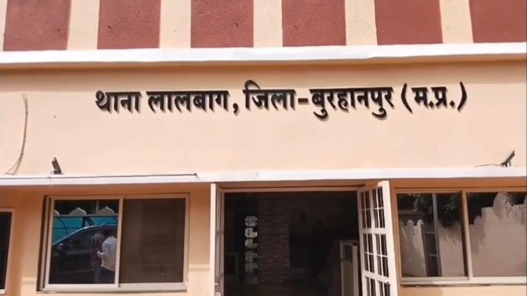 लालबाग पुलिस की तत्परता से फांसी के फंदे पर लटके युवक की बचाई जान