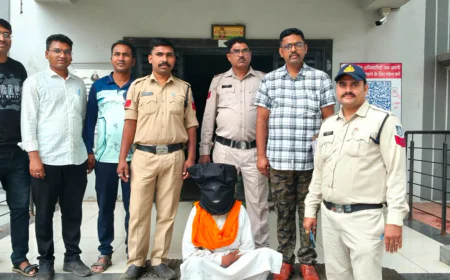 बुरहानपुर में अवैध हथियार तस्करी पर पुलिस की बड़ी कार्रवाई, 2 देशी पिस्टल और बाइक जब्त