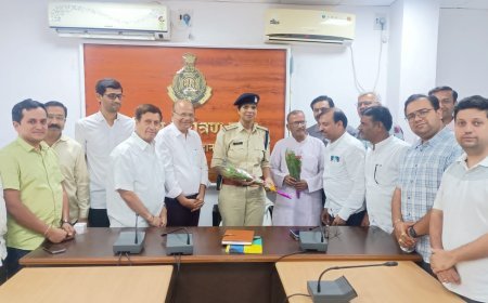 थाना प्रभारी कोतवाली द्वारा सराका एशोसियशन एवं सराफा दुकानदारों की ली बैठक