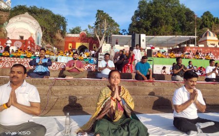अंतर्राष्ट्रीय योग दिवस पर बुरहानपुर में ताप्ती तट बना योगमय,योग विश्व कल्याण और मानवता को जोड़ने का माध्यम-अर्चना चिटनिस
