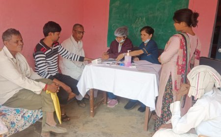 ऑल इज़ वेल हॉस्पिटल बुरहानपुर द्वारा तुकाईथड में लगाया गया स्वास्थ्य शिविर