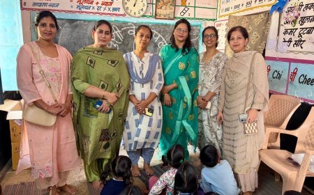ख़ुशी के पल संस्थान ने बच्चों को दी परीक्षा हेतु सामग्री