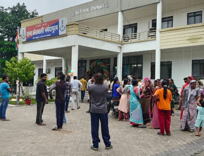 नर्मदापुरम में कुचबंदिया समाज का आक्रोश सड़क पर दिखाई दिया