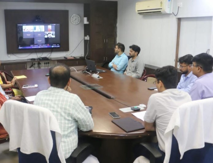 प्रभारी मंत्री श्री सिलावट ने वीडियो कॉन्फ्रेंसिंग से जिला प्रशासन के साथ की समीक्षा