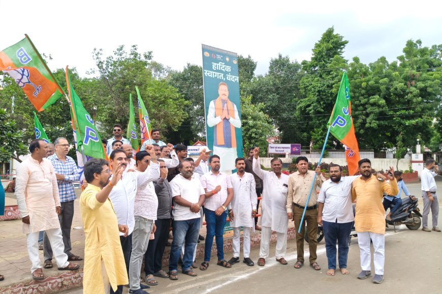 गजेंद्र सिंह पटेल को BJP का राष्ट्रीय महामंत्री बनाए जाने पर बड़वानी में जश्न, कार्यकर्ताओं ने की आतिशबाजी