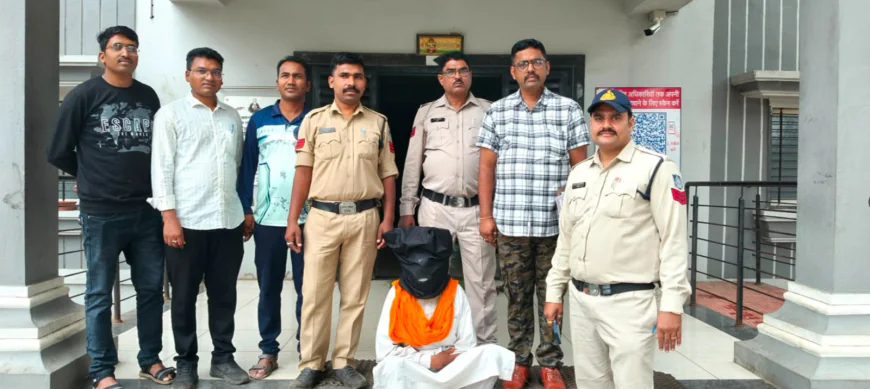 बुरहानपुर में अवैध हथियार तस्करी पर पुलिस की बड़ी कार्रवाई, 2 देशी पिस्टल और बाइक जब्त