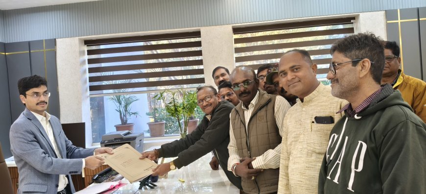 राज्य कर्मचारी संघ ने की कलेक्टर से चर्चा,जनजातीय कार्य विभाग में  वर्षा से पेंडिंग हैं समस्याएं